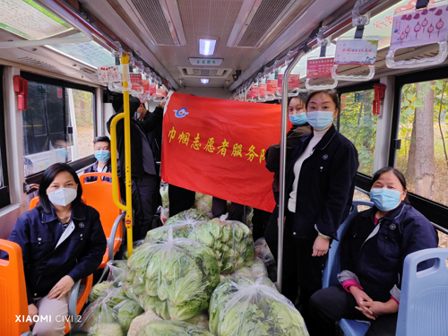 以實(shí)際行動(dòng)傳遞公交愛(ài)心